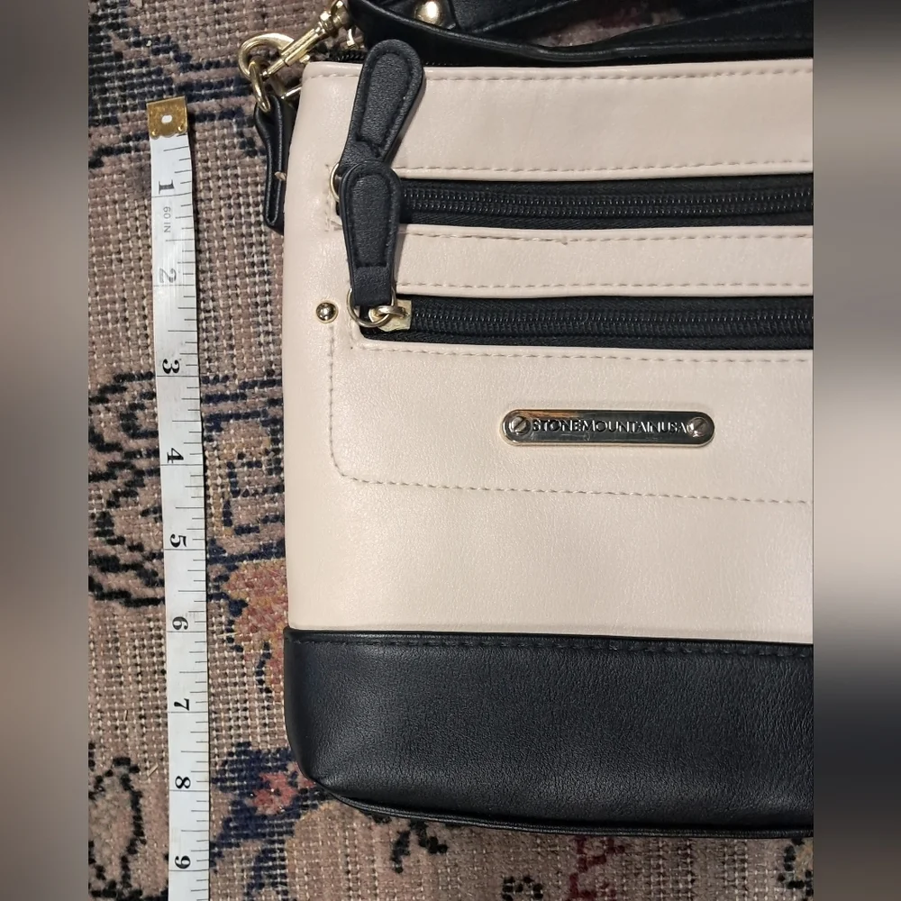 Stone Mountain Crossbody Bag - Picture 6 of 7